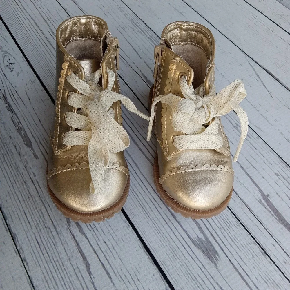 GAP Baby Gold Lace Up Ankle‎ Boots Toddler Shoes Holiday Christmas Photos Sz.5